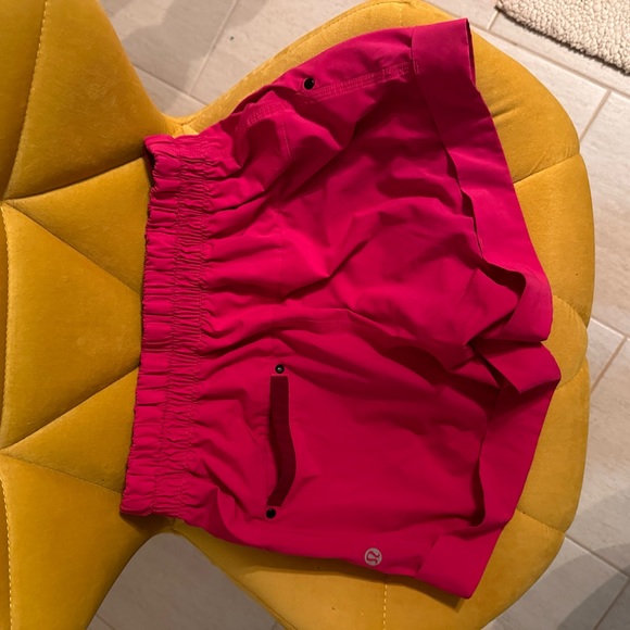 Lululemon spring breakaway shorts in magenta size 4 - Picture 3 of 8